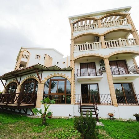 Topset Hotel Agios Georgios (Kyrenia) Exterior foto