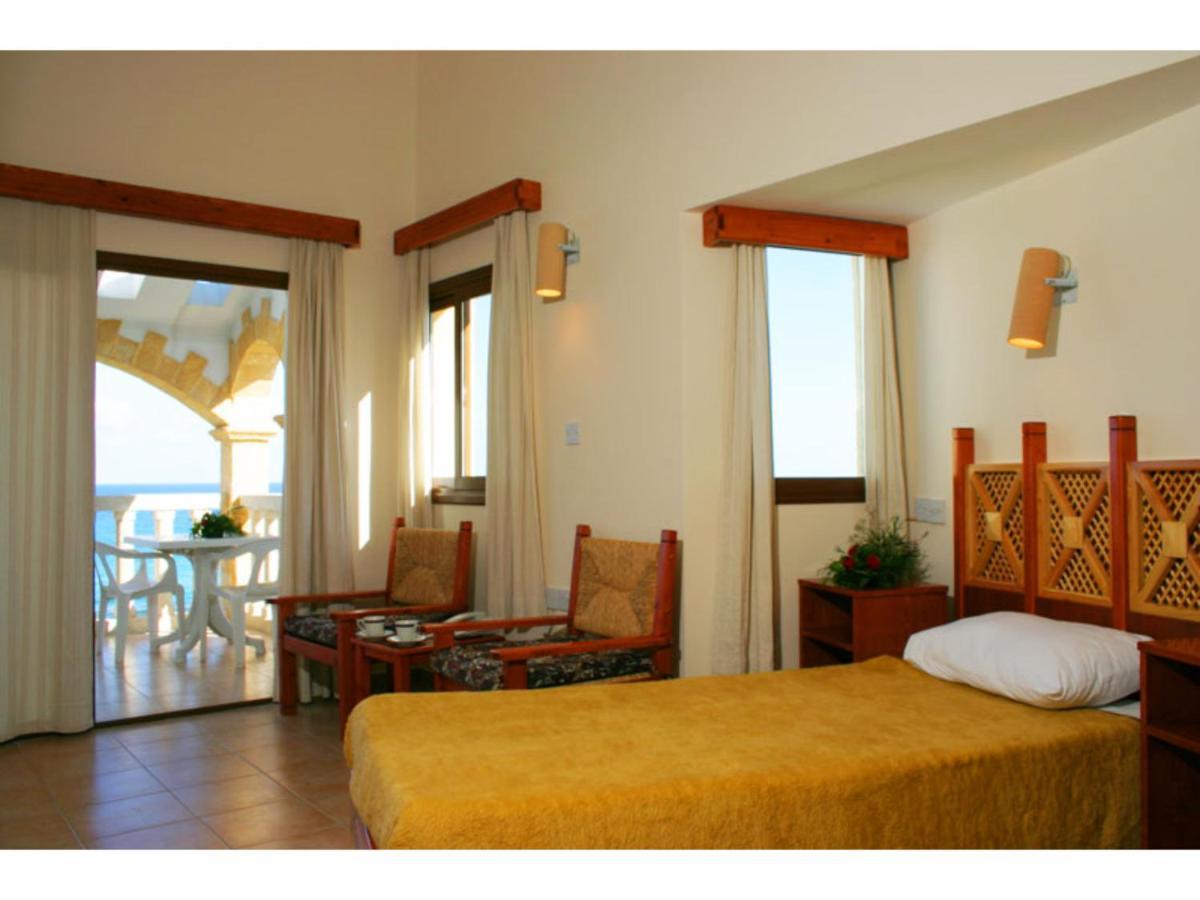 Topset Hotel Agios Georgios (Kyrenia) Exterior foto