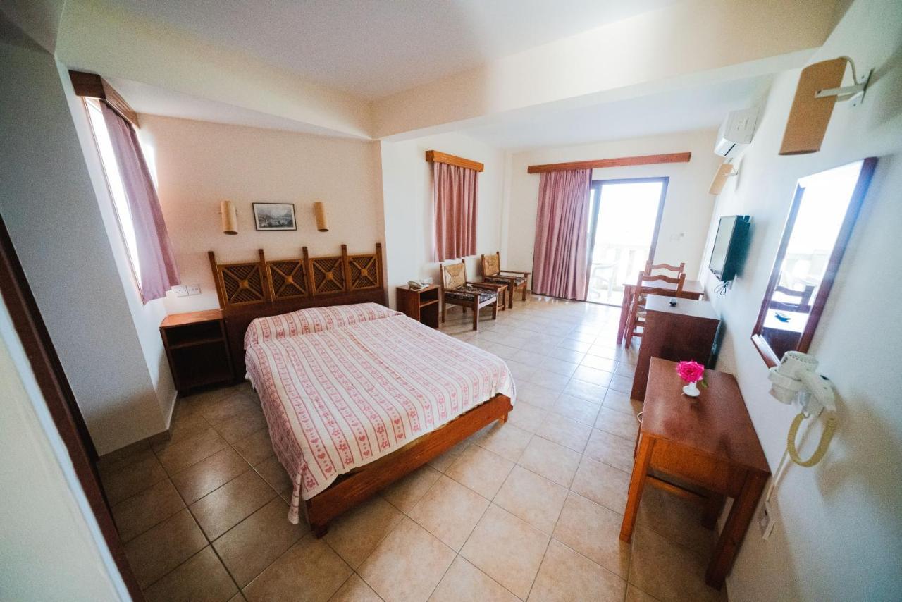 Topset Hotel Agios Georgios (Kyrenia) Exterior foto